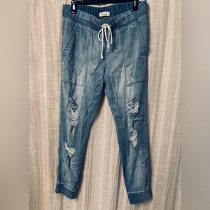 Bella Dahl damaged denim jogger made perfect for a casual day